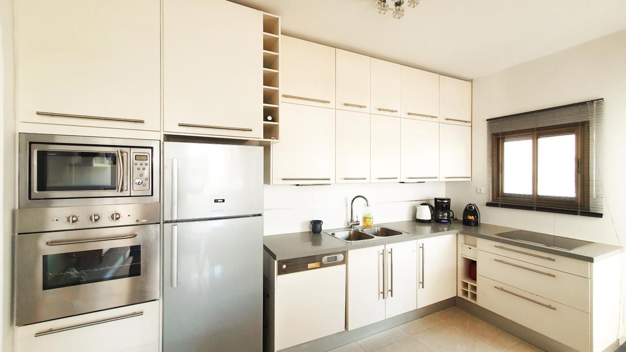 Bnb Israel Apartments - Harav Kook Lilas Tel Aviv Exteriör bild