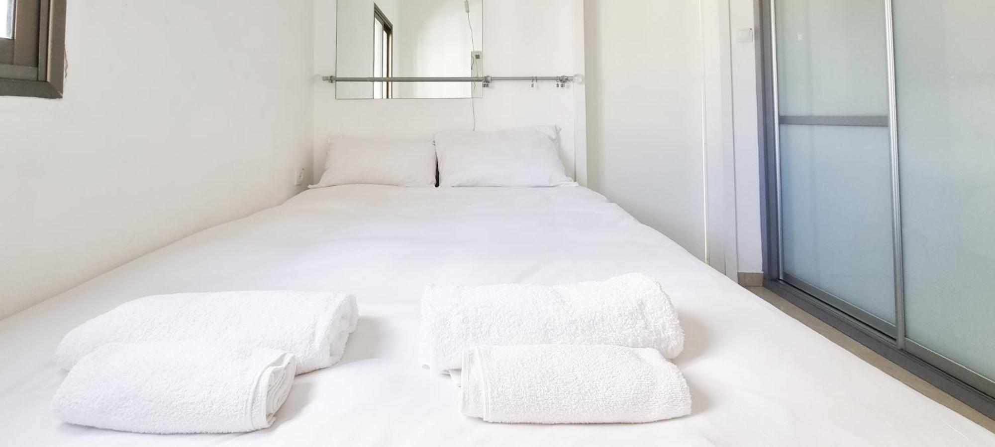 Bnb Israel Apartments - Harav Kook Lilas Tel Aviv Exteriör bild
